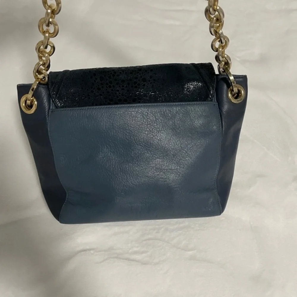 Kelly Wynne Pop the Champagne Shoulder Bag